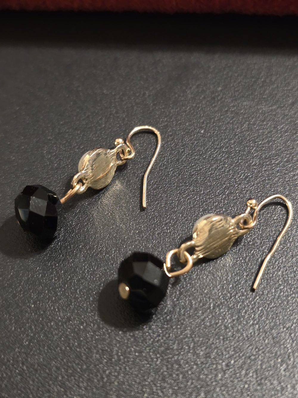 Vintage 4 Pair Pierced Earring Set: Gold, Black & Cream Studs/Knot & Drop - Picture 10 of 10